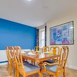 * Spacious 5Br Collegiate Crescent * Group Stay *